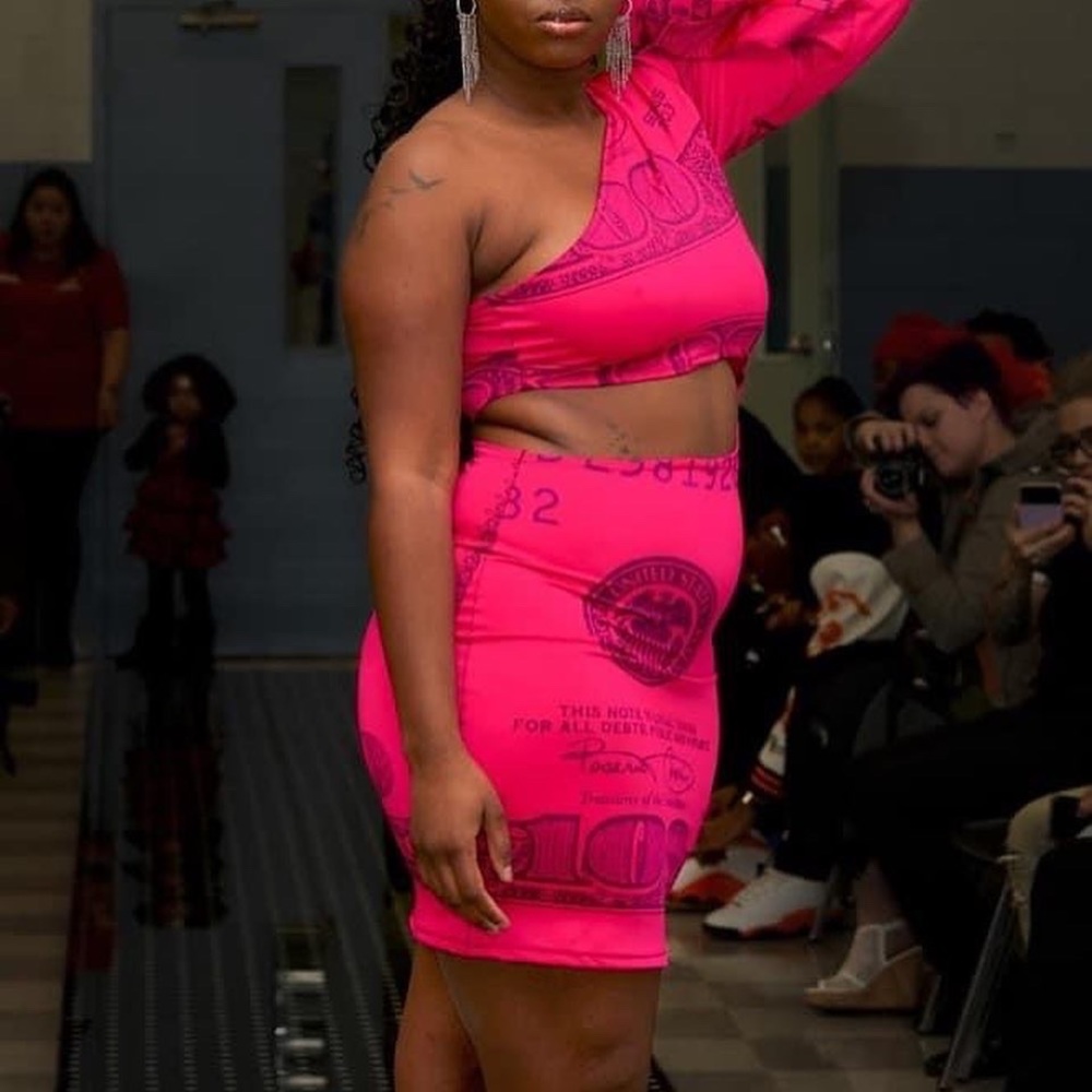 Money Dress - Picture 5 of 5